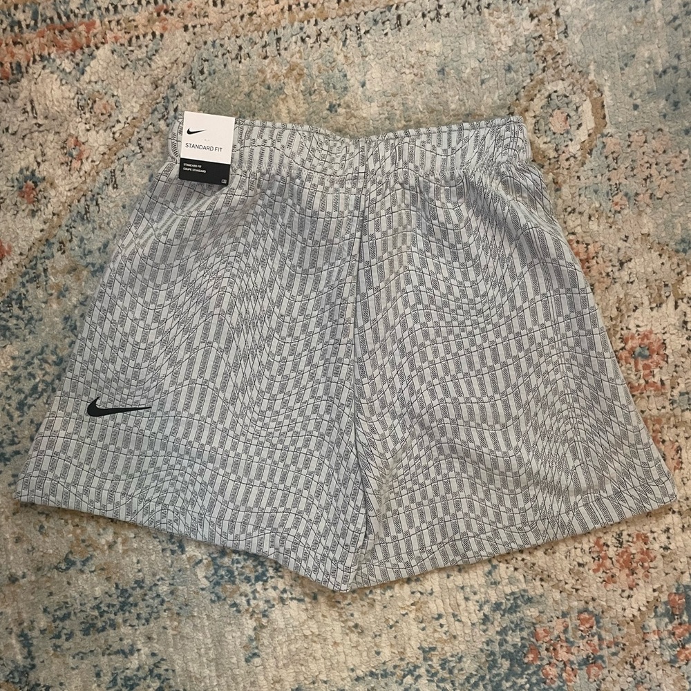 Nike Women’s Sportwear Tech Pack Buckle Geometric Shorts Size Small